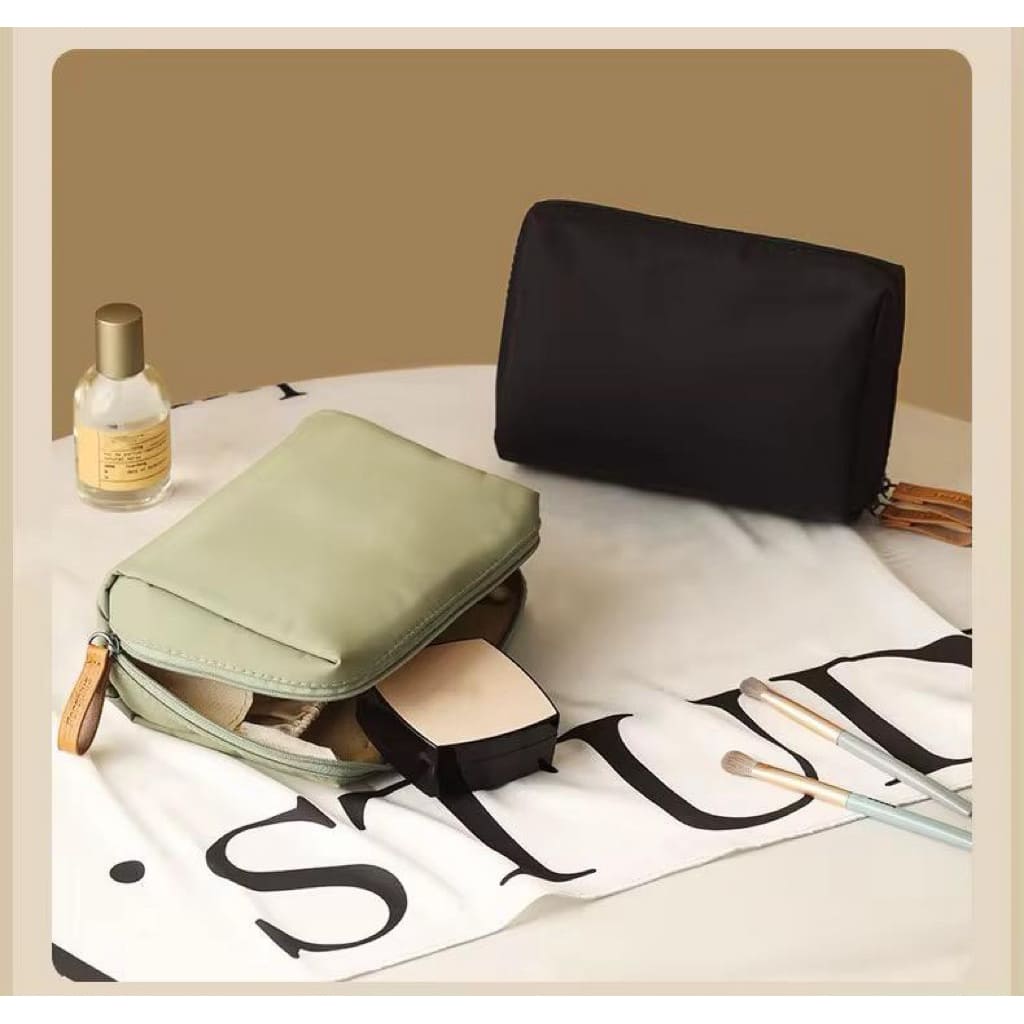 Charming Cosmetic cube Bag Tas Pouch Make Up Mini | Tas Kosmetik Waterproof Anti Air Bahan Nylon Resleting Kulit | Travel Kit Tas Travel | Bag Organizer Tas Kosmetik Motif Polos Kekinian Murah | Tas Travel Kosmetik Lipstik Mini Anti Air Cantik Serbaguna